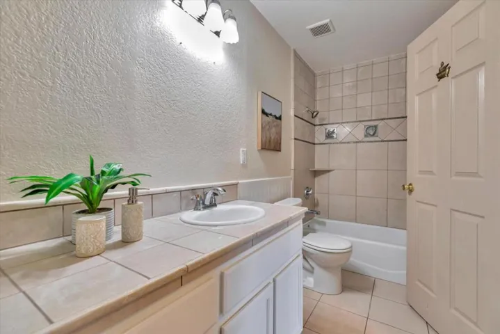 8559 Silvia Street, Gilroy, California 95020