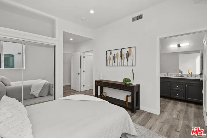 5108 Cahuenga Boulevard Unit 1, North Hollywood, California 91601
