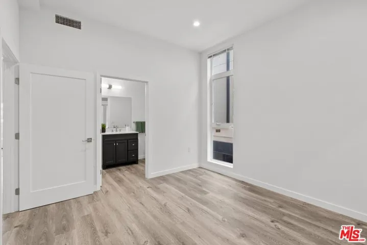 5108 Cahuenga Boulevard Unit 1, North Hollywood, California 91601