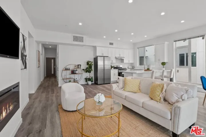 5108 Cahuenga Boulevard Unit 1, North Hollywood, California 91601