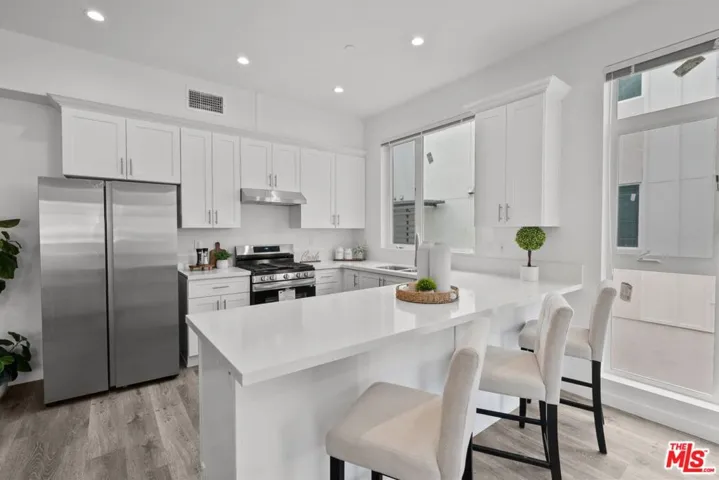 5108 Cahuenga Boulevard Unit 1, North Hollywood, California 91601