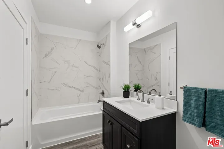 5108 Cahuenga Boulevard Unit 1, North Hollywood, California 91601