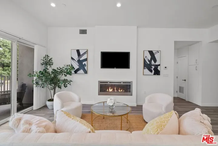 5108 Cahuenga Boulevard Unit 1, North Hollywood, California 91601