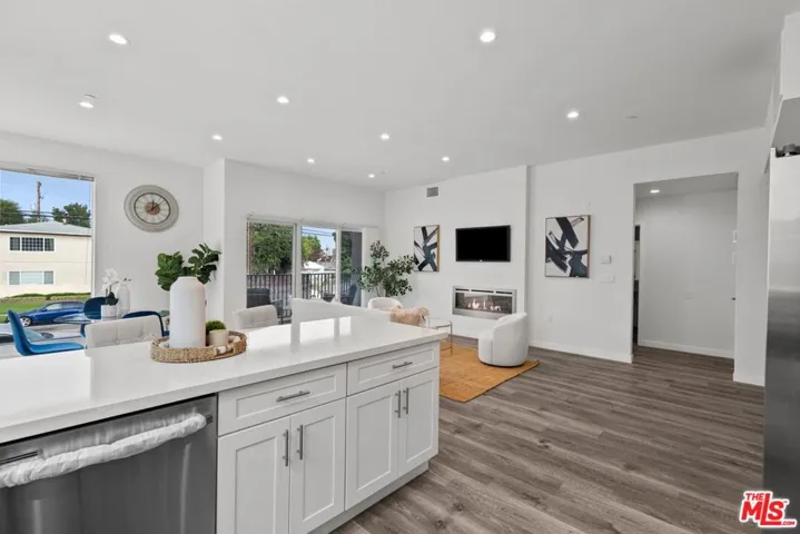 5108 Cahuenga Boulevard Unit 1, North Hollywood, California 91601