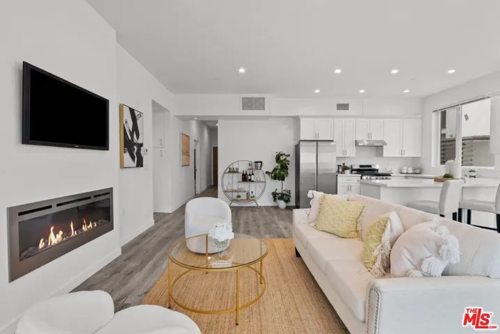 5108 Cahuenga Boulevard Unit 1, North Hollywood, California 91601