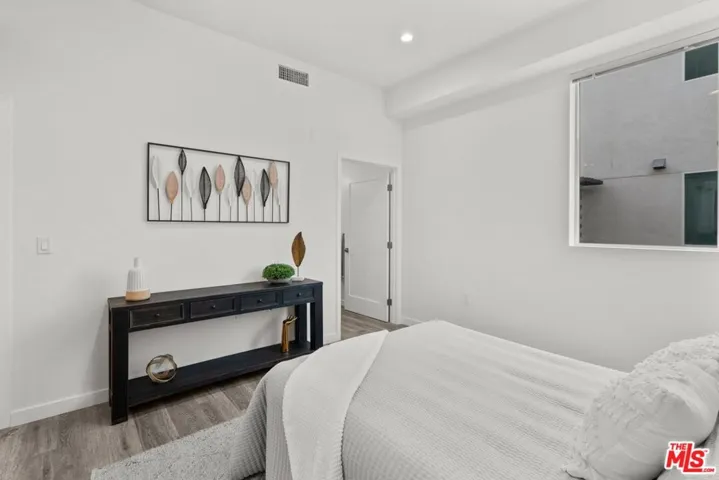 5108 Cahuenga Boulevard Unit 1, North Hollywood, California 91601