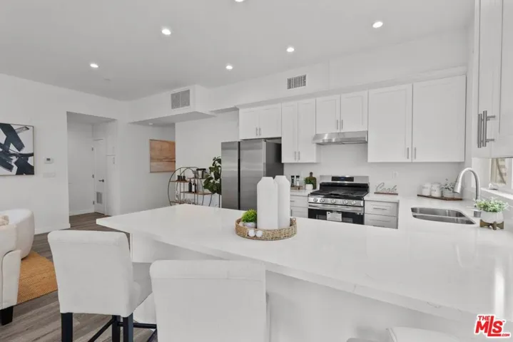 5108 Cahuenga Boulevard Unit 1, North Hollywood, California 91601