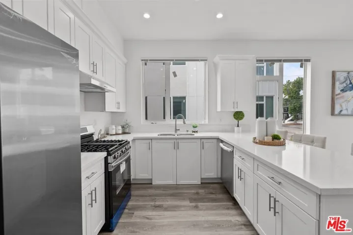 5108 Cahuenga Boulevard Unit 1, North Hollywood, California 91601