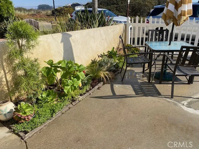 Front yard patio space