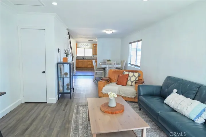 7321 Lennox Avenue Unit J1, Van Nuys, California 91405