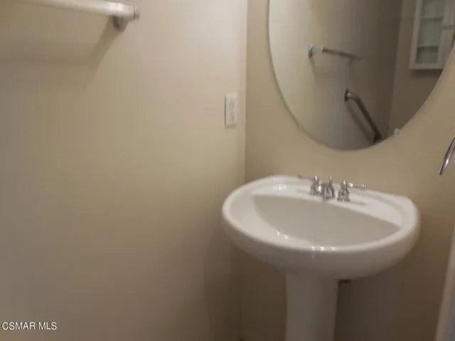 1/2 guest bath