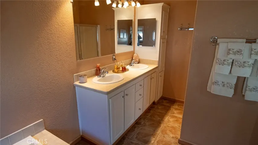 16 Magnolia Via, Anaheim, California 92801
