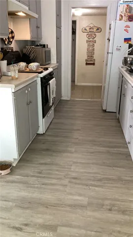 Unit B- Kitchen