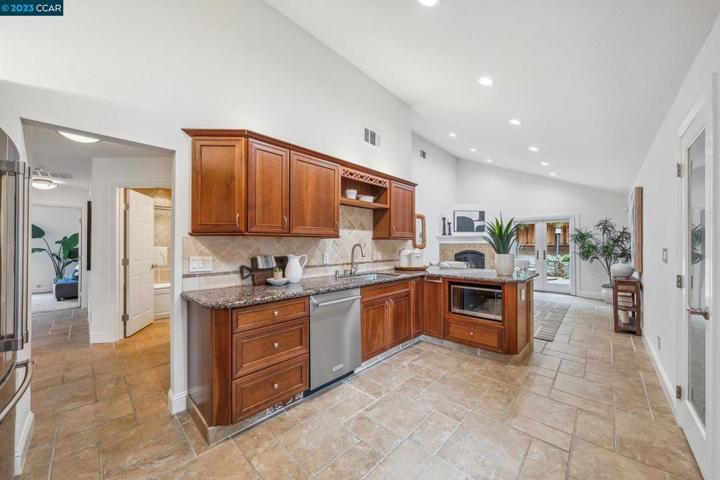 21 Sierra Lane, Walnut Creek, California 94596