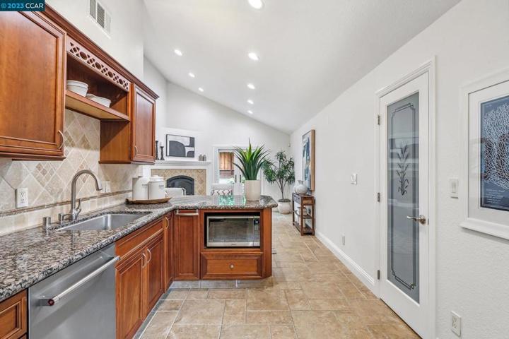 21 Sierra Lane, Walnut Creek, California 94596