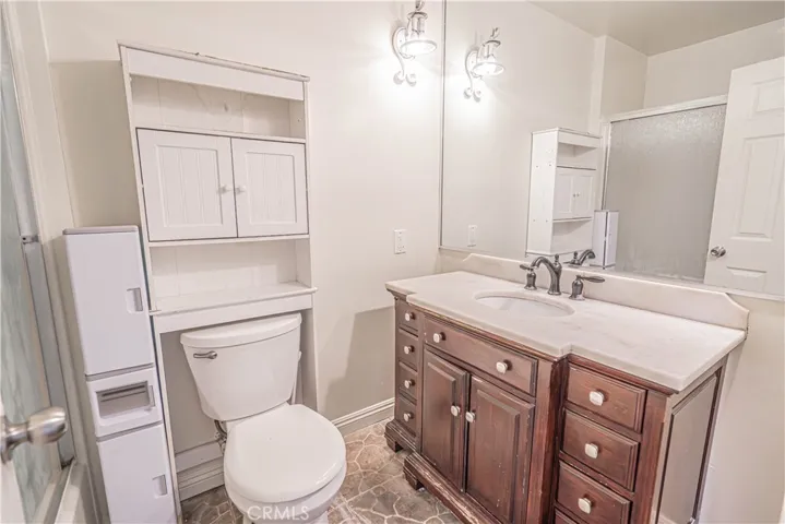 Full bath in Primary Bedroom
