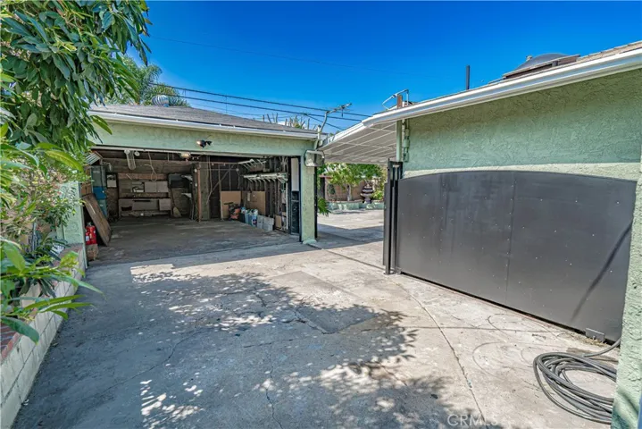 Driveway leading to garage