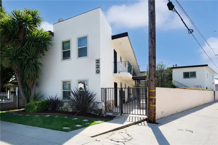 220 E 57th Street, Long Beach, California 90805