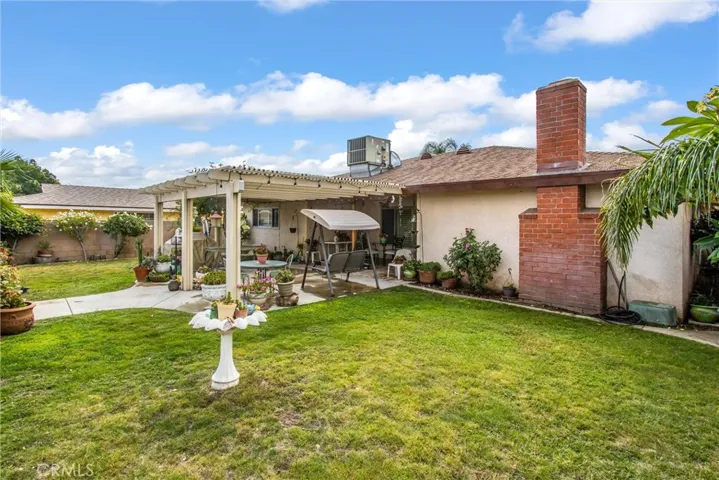 9749 Encina Avenue, Bloomington, California 92316