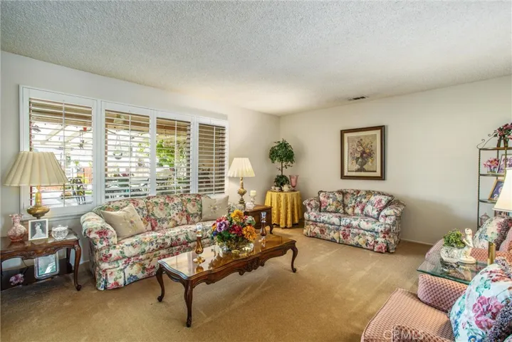 9749 Encina Avenue, Bloomington, California 92316