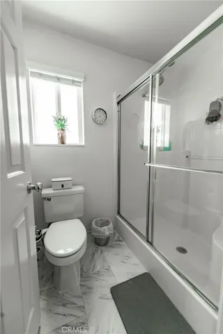 Master room bathroom