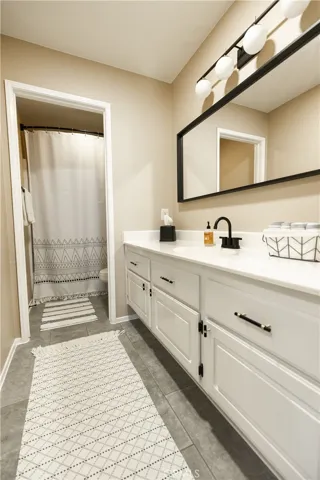 2nd bathroom