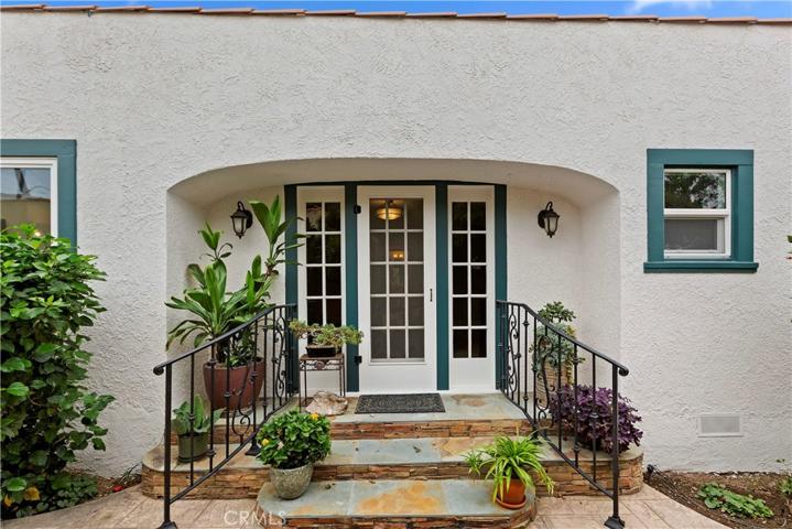 2425 Poinsettia Street, Santa Ana, California 92706