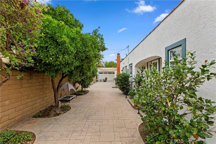 2425 Poinsettia Street, Santa Ana, California 92706