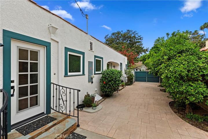 2425 Poinsettia Street, Santa Ana, California 92706