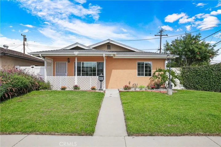 11519 Chadwell, Lakewood, California 90715