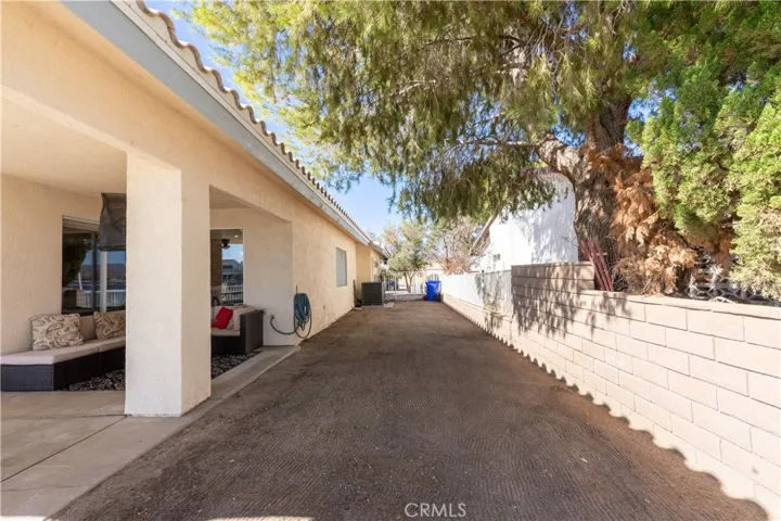 14383 Rivers Edge Road, Helendale, California 92342