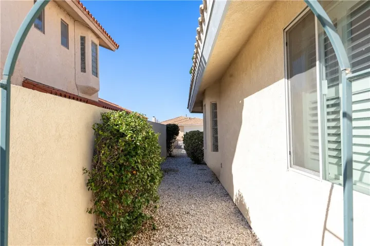 14383 Rivers Edge Road, Helendale, California 92342
