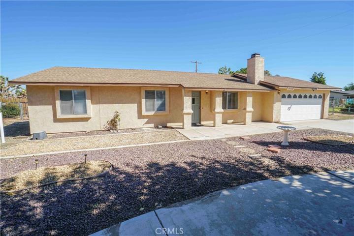 13117 Skiomah Road, Apple Valley, California 92308