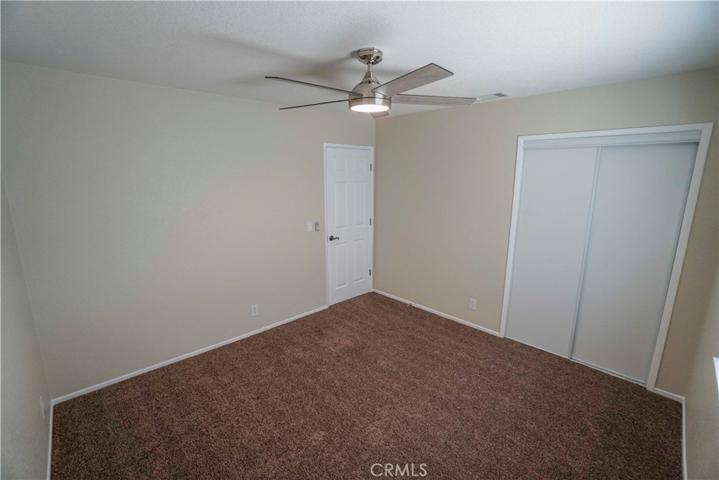 13117 Skiomah Road, Apple Valley, California 92308