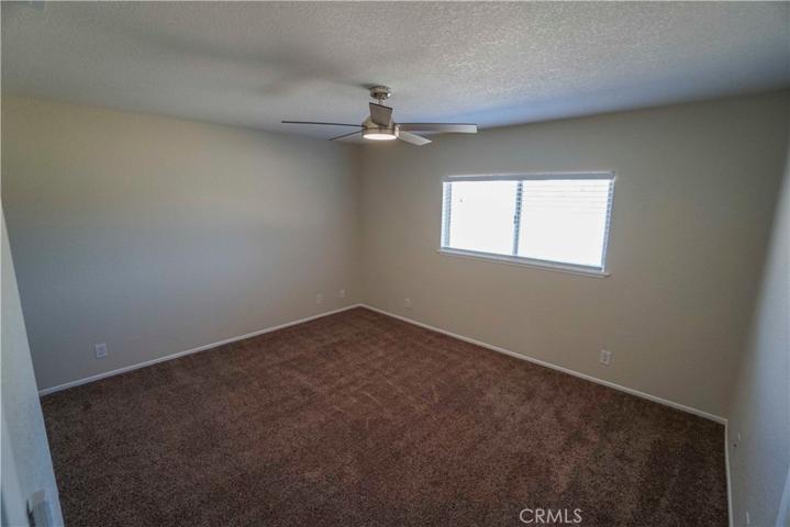 13117 Skiomah Road, Apple Valley, California 92308
