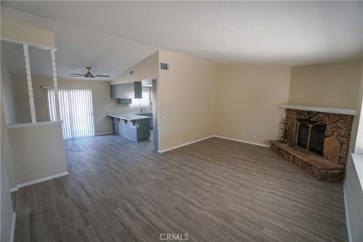 13117 Skiomah Road, Apple Valley, California 92308