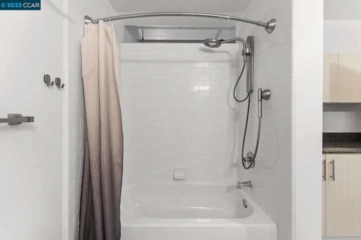 1201 Pine Unit 115, Oakland, California 94607