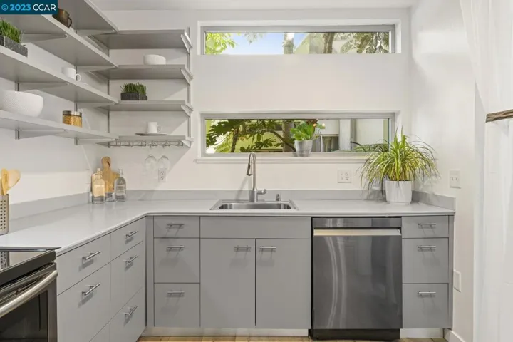 1201 Pine Unit 115, Oakland, California 94607
