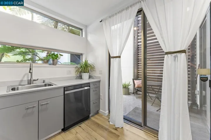 1201 Pine Unit 115, Oakland, California 94607