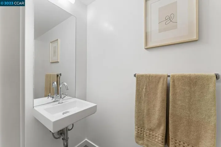 1201 Pine Unit 115, Oakland, California 94607