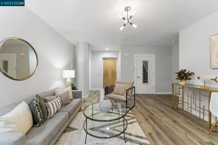 1201 Pine Unit 115, Oakland, California 94607
