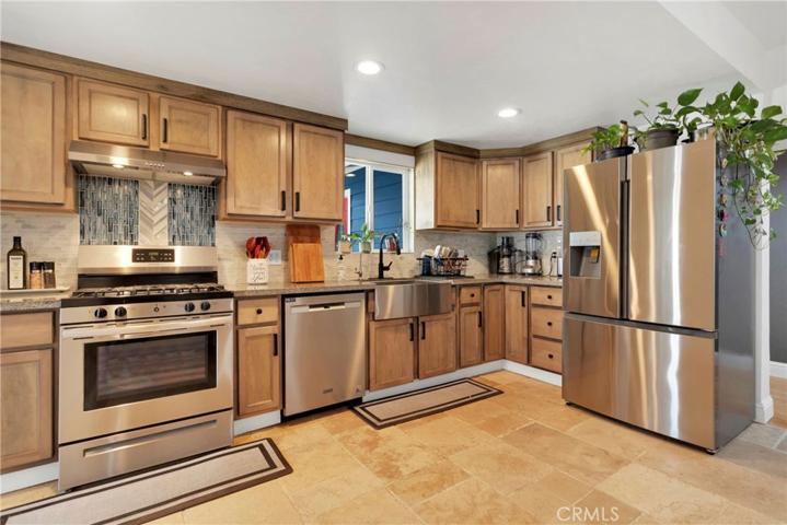 4325 W Avenue L-4, Quartz Hill, California 93536
