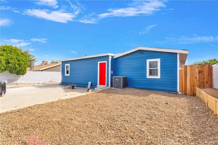 4325 W Avenue L-4, Quartz Hill, California 93536