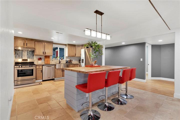 4325 W Avenue L-4, Quartz Hill, California 93536