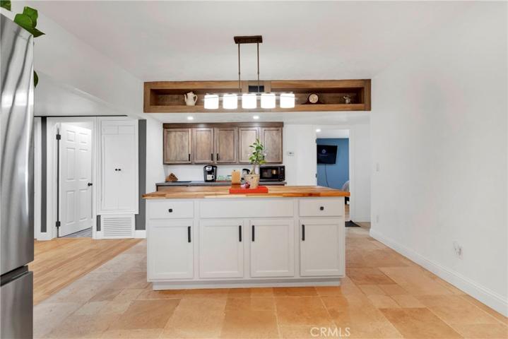 4325 W Avenue L-4, Quartz Hill, California 93536