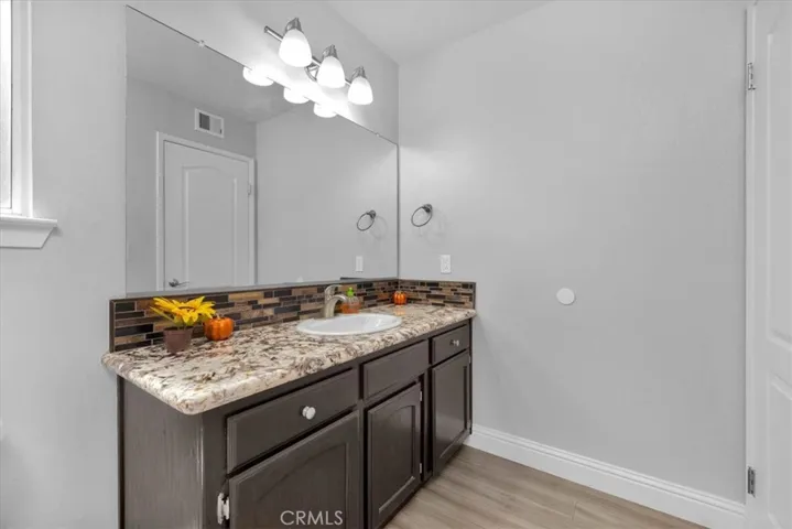 9568 N Barton Avenue, Fresno, California 93720