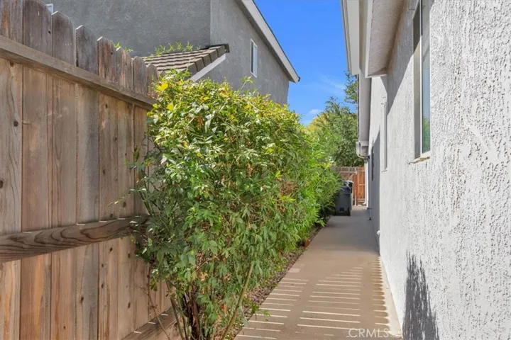 9568 N Barton Avenue, Fresno, California 93720