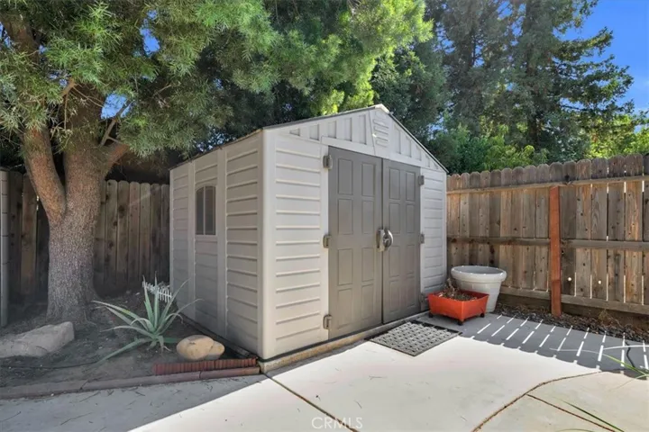9568 N Barton Avenue, Fresno, California 93720
