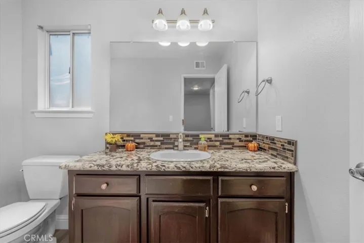 9568 N Barton Avenue, Fresno, California 93720