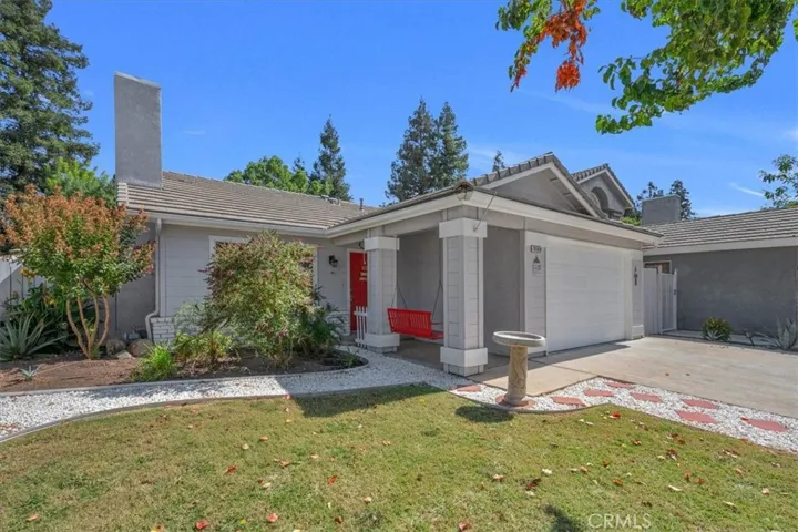 9568 N Barton Avenue, Fresno, California 93720